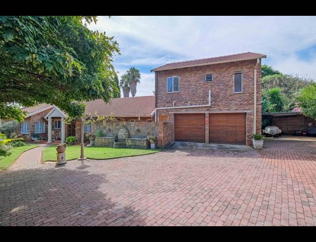 5 BEDROOM HOUSE FOR SALE IN ROOIHUISKRAAL